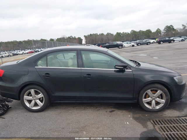 2013 Volkswagen Jetta 2.5l Se მანქანა იყიდება აუქციონზე, vin: 3VWDX7AJ4DM396334, აუქციონის ნომერი: 44356550