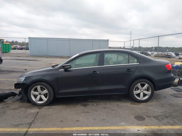 2013 Volkswagen Jetta 2.5l Se მანქანა იყიდება აუქციონზე, vin: 3VWDX7AJ4DM396334, აუქციონის ნომერი: 44356550