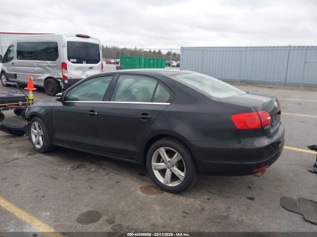 2013 Volkswagen Jetta 2.5l Se მანქანა იყიდება აუქციონზე, vin: 3VWDX7AJ4DM396334, აუქციონის ნომერი: 44356550