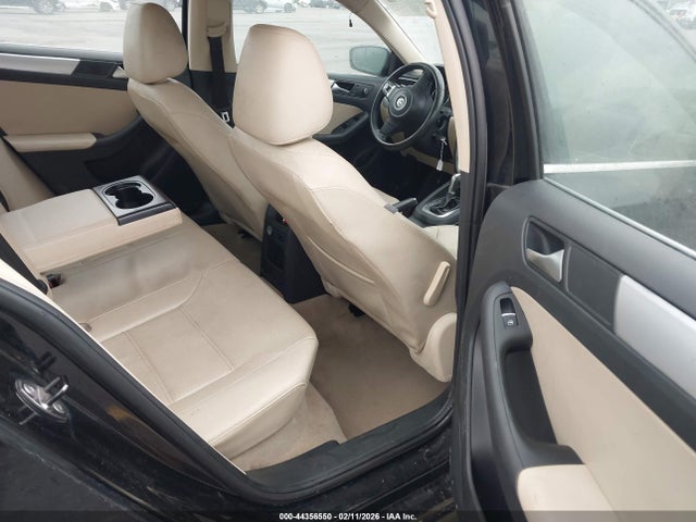2013 Volkswagen Jetta 2.5l Se მანქანა იყიდება აუქციონზე, vin: 3VWDX7AJ4DM396334, აუქციონის ნომერი: 44356550