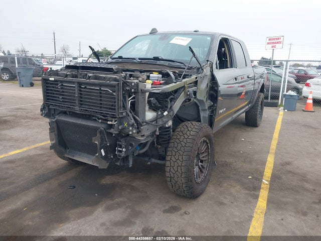3C6UR5NL1MG559640 RAM 2500 Laramie 4x4 6&#039;4 Box