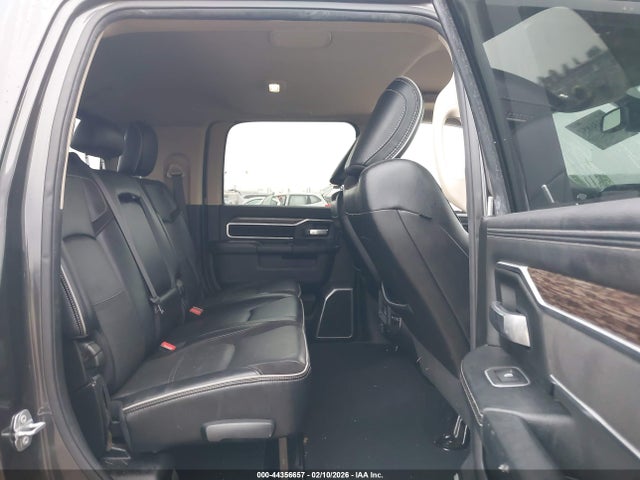 3C6UR5NL1MG559640 RAM 2500 Laramie 4x4 6&#039;4 Box