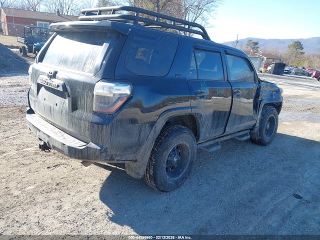 2017 TOYOTA 4RUNNER JTEBU5JR3H5428243 Photo 3