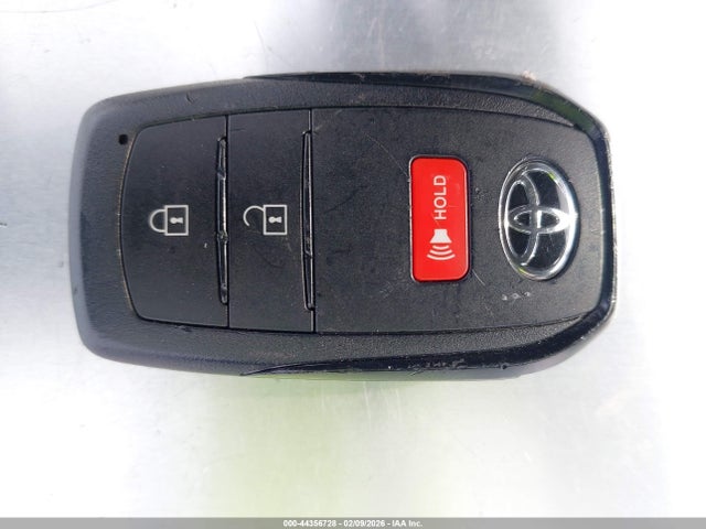 JTND4MBE7T3254311 Toyota COROLLA SE
