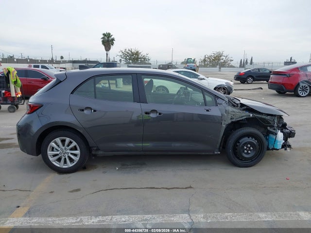 JTND4MBE7T3254311 Toyota COROLLA SE