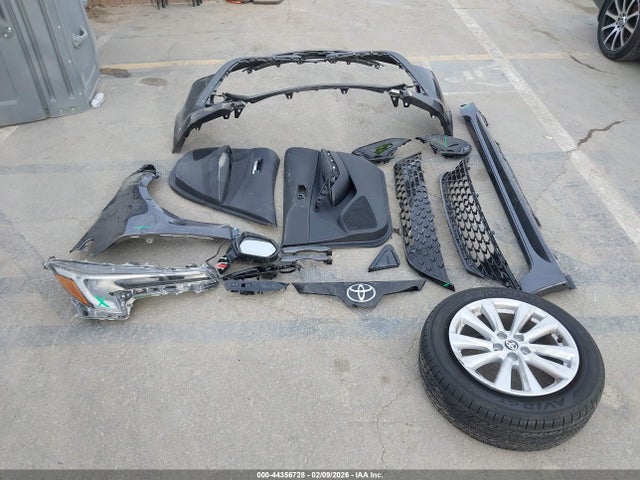 JTND4MBE7T3254311 Toyota COROLLA SE