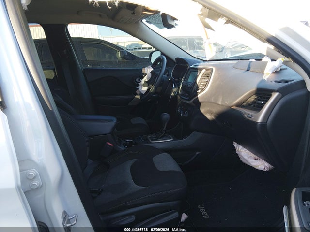 2018 JEEP CHEROKEE 1C4PJLCB6JD576826 Photo 4