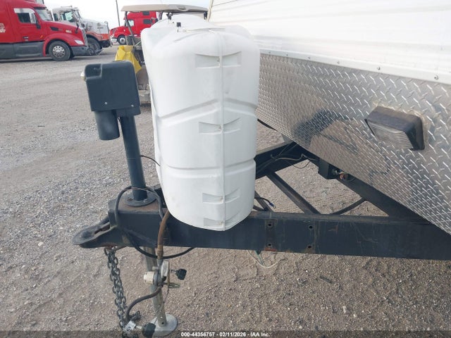 1UJBJ0BRXF1TC0183 Jayco Other