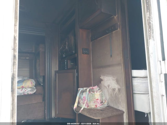 1UJBJ0BRXF1TC0183 Jayco Other