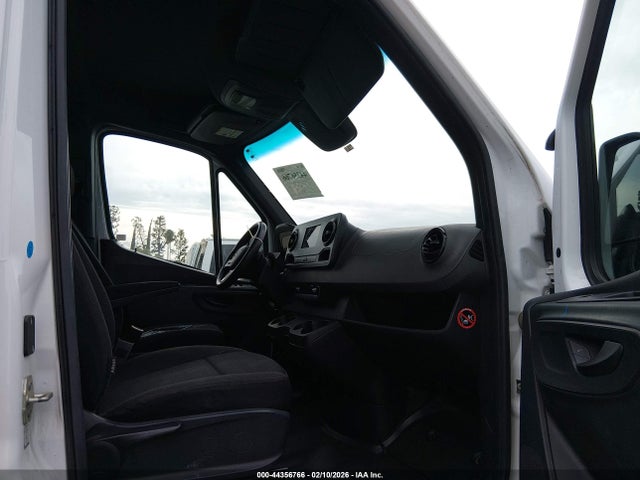 WD3PE7ED0KT011063 Mercedes-Benz Sprinter 1500 Standard Roof I4