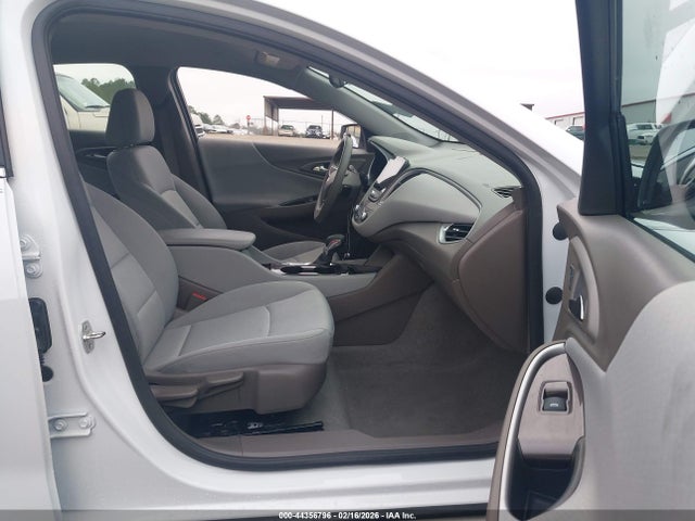 2025 CHEVROLET MALIBU 1G1ZB5ST4SF104702 Photo 4