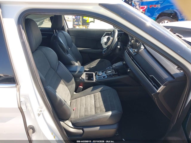 2023 MITSUBISHI OUTLANDER JA4J3UA81PZ033872 Photo 4