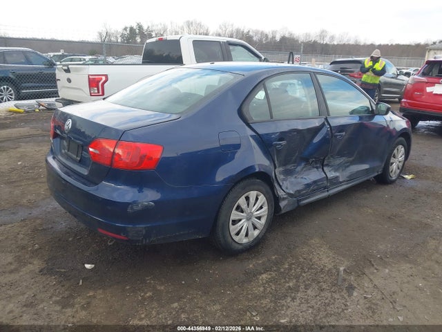 Продажа на аукционе авто 2014 Volkswagen Jetta 2.0l S, vin: 3VW2K7AJ3EM375207, номер лота: 44356949