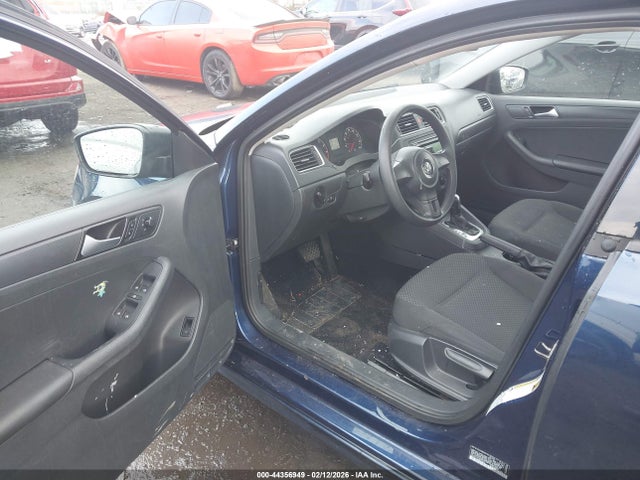Продажа на аукционе авто 2014 Volkswagen Jetta 2.0l S, vin: 3VW2K7AJ3EM375207, номер лота: 44356949