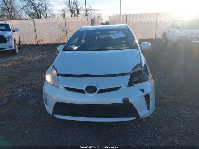 Toyota Prius Two 2014 JTDKN3DU2E0366655 Image 13