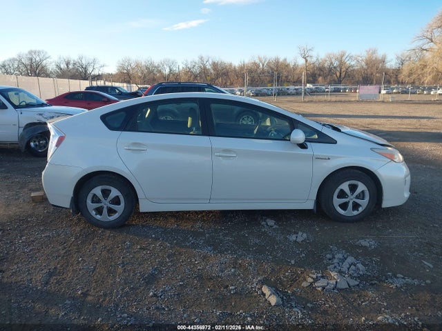 Toyota Prius Two 2014 JTDKN3DU2E0366655 Image 14