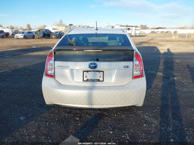 Toyota Prius Two 2014 JTDKN3DU2E0366655 Image 17