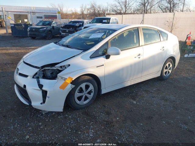 Toyota Prius Two 2014 JTDKN3DU2E0366655 Image 2