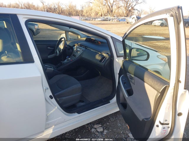 Toyota Prius Two 2014 JTDKN3DU2E0366655 Image 5