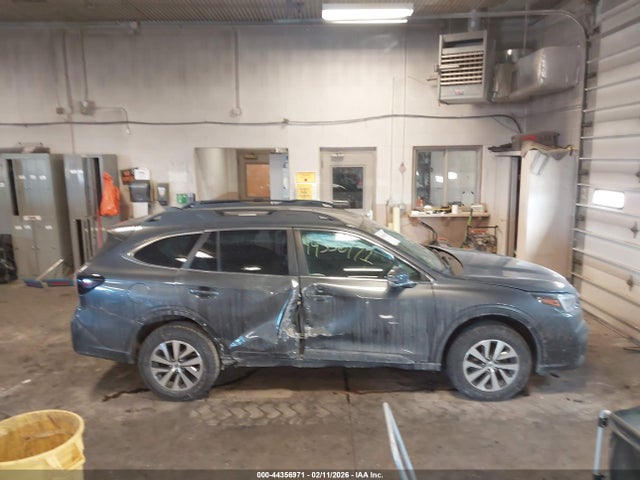 Продаж на аукціоні авто 2022 Subaru Outback Premium, vin: 4S4BTADCXN3110260, номер лоту: 44356971
