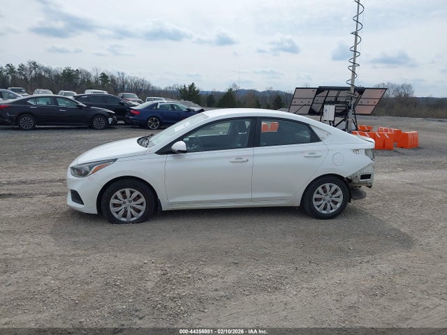 2020 Hyundai Accent Se მანქანა იყიდება აუქციონზე, vin: 3KPC24A66LE111908, აუქციონის ნომერი: 44356981