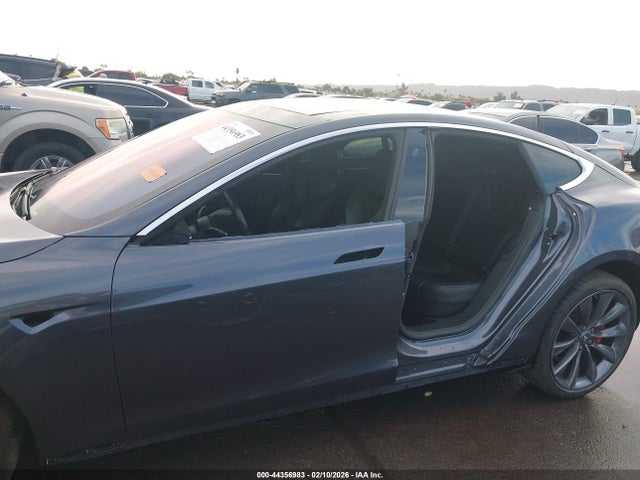 Tesla Model S 100d/60d/75d/90d/p100d 2017 5YJSA1E42HF216713 Image 15