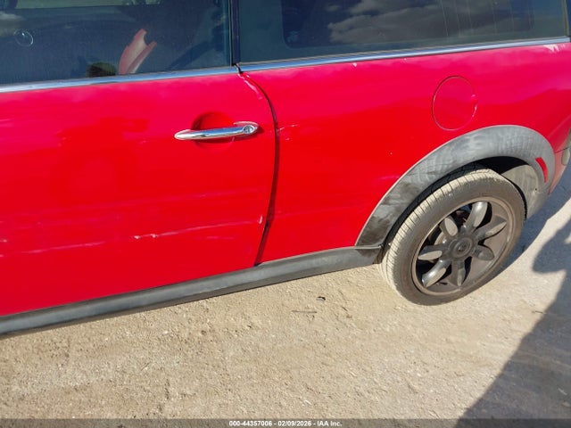2010 MINI COOPER CLUBMAN WMWML3C59ATX51936 Photo 5