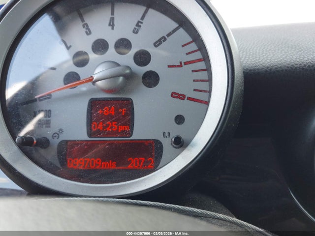 2010 MINI COOPER CLUBMAN WMWML3C59ATX51936 Photo 6