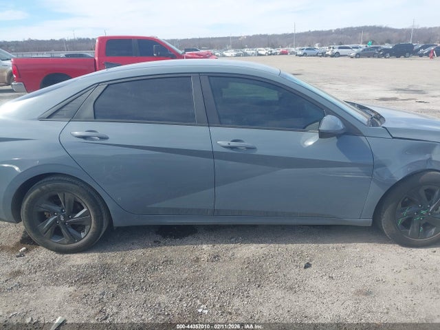 44357010 :رقم المزاد ، KMHLM4AGXNU332141 vin ، 2022 Hyundai Elantra Sel مزاد بيع