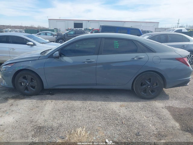 44357010 :رقم المزاد ، KMHLM4AGXNU332141 vin ، 2022 Hyundai Elantra Sel مزاد بيع