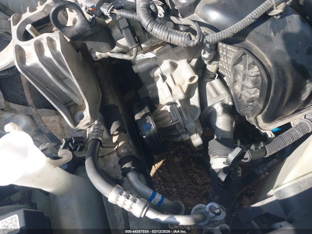 KMHD74LF8HU396814 Hyundai ELANTRA SE