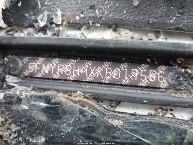 5FNYF8H9XKB017556 Honda Passport Touring