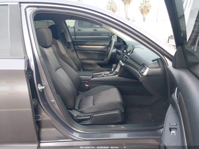 1HGCV1F15JA242154 Honda ACCORD LX