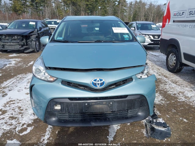 JTDZN3EU9GJ050941 Toyota Prius V Four