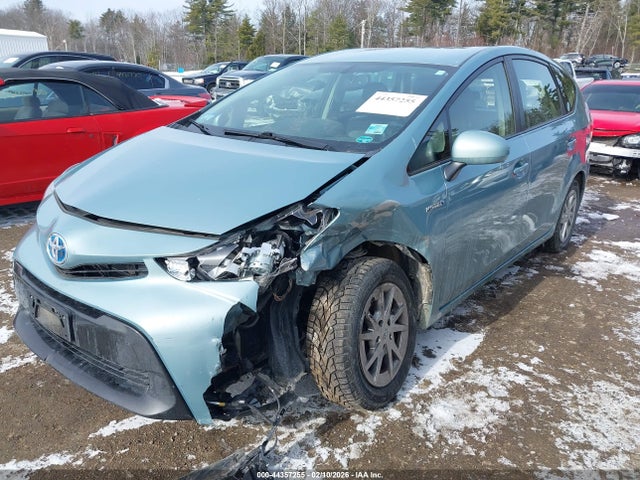 JTDZN3EU9GJ050941 Toyota Prius V Four