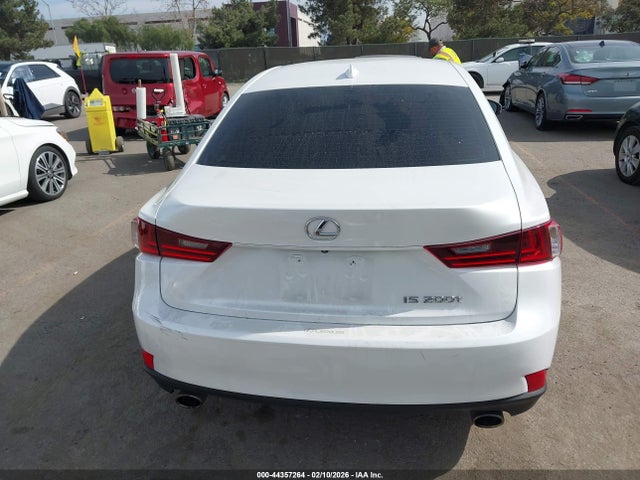 Lexus IS 200T 2016 JTHBA1D22G5013819 Image 17