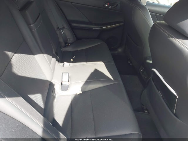 Lexus IS 200T 2016 JTHBA1D22G5013819 Image 8