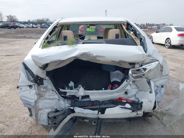 Toyota COROLLA LE 2018 5YFBURHE2JP805796 Image 16