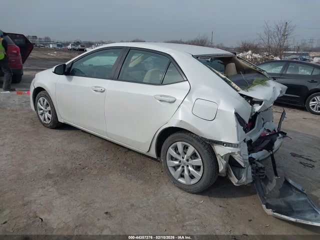 Toyota COROLLA LE 2018 5YFBURHE2JP805796 Image 3