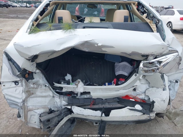 Toyota COROLLA LE 2018 5YFBURHE2JP805796 Image 6