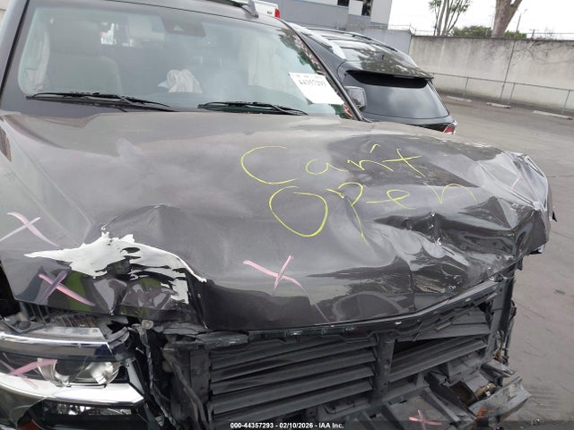 Chevrolet Tahoe Lt 2018 1GNSCBKC8JR235432 Image 10