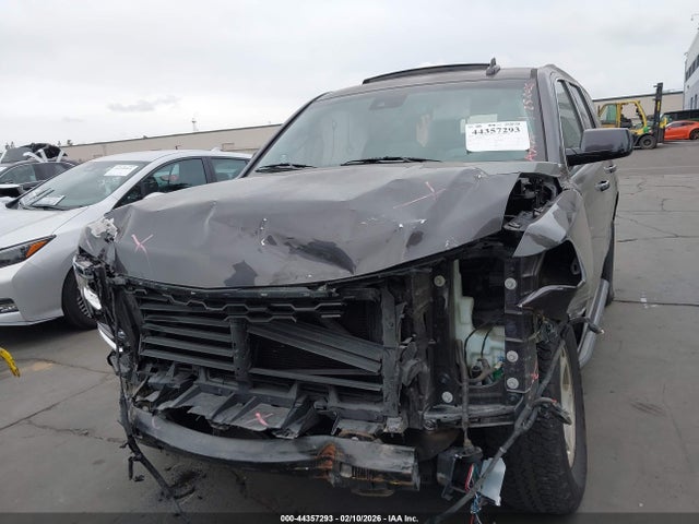 Chevrolet Tahoe Lt 2018 1GNSCBKC8JR235432 Image 13
