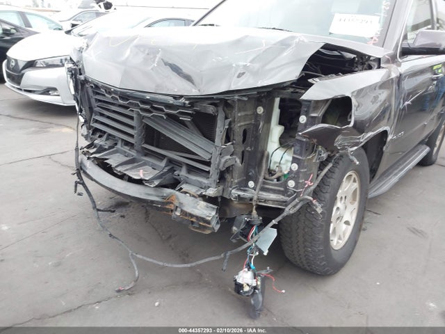 Chevrolet Tahoe Lt 2018 1GNSCBKC8JR235432 Image 6