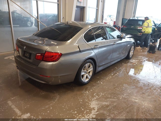 2012 BMW 528I WBAXH5C52CDW09581 Photo 3