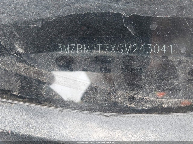 3MZBM1T7XGM243041 Mazda Mazda3 I Sport