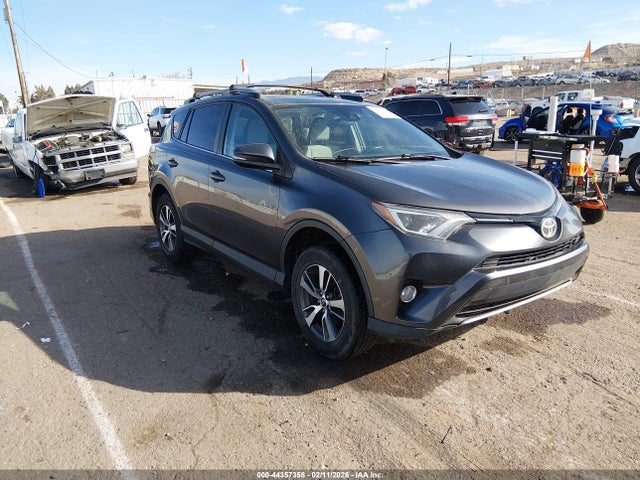Toyota Rav4 Xle 2017 2T3RFREVXHW666112 zdjęcie główne