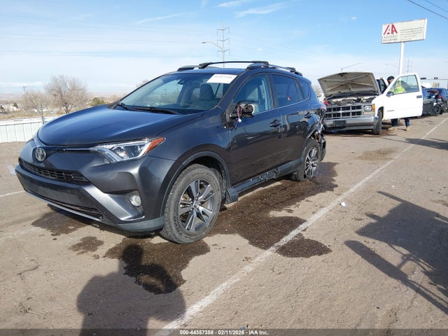 Toyota Rav4 Xle 2017 2T3RFREVXHW666112 Image 2