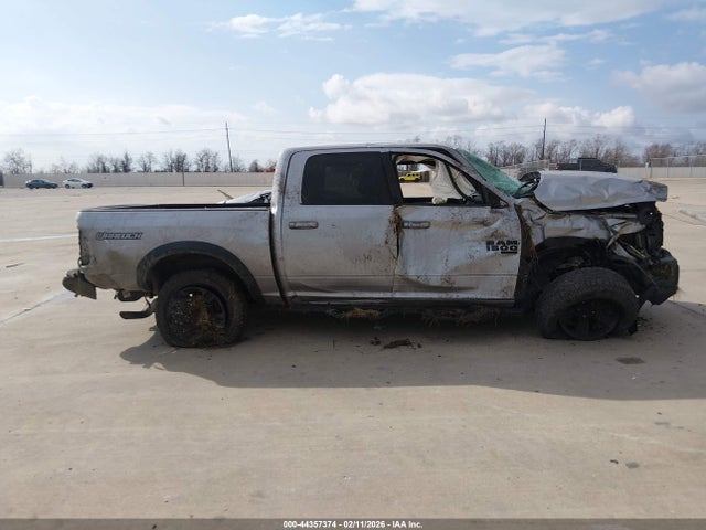 1C6RR7LG4NS215740 RAM 1500 Classic Warlock 4x4 5&#039;7 Box