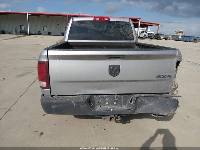 1C6RR7LG4NS215740 RAM 1500 Classic Warlock 4x4 5&#039;7 Box