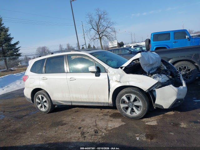 2017 Subaru Forester 2.5i Premium მანქანა იყიდება აუქციონზე, vin: JF2SJAGC2HH431546, აუქციონის ნომერი: 44357381